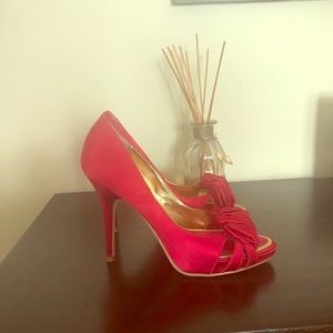 Steve Madden satin heel.